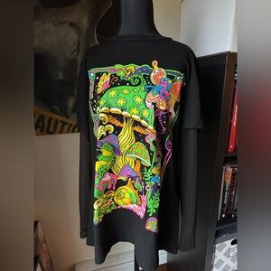 NWT Current Mood Trippy Graphic Shirt